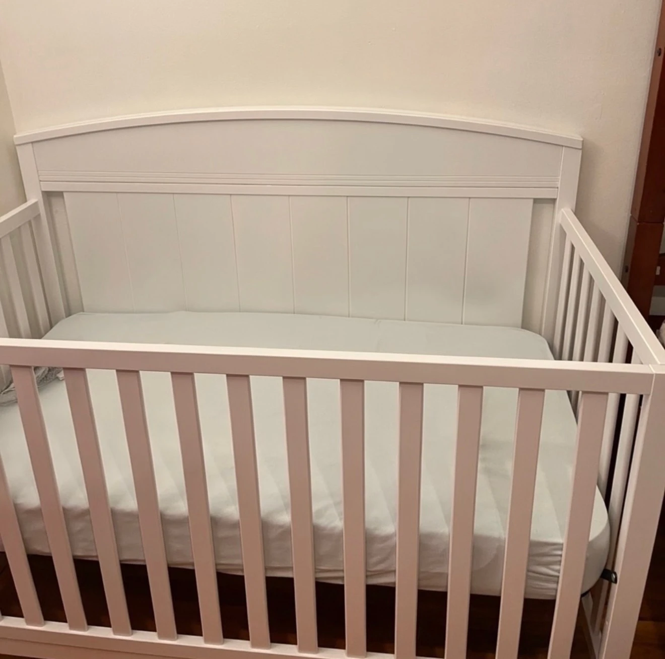 🥕FREE White Crib with Mattress