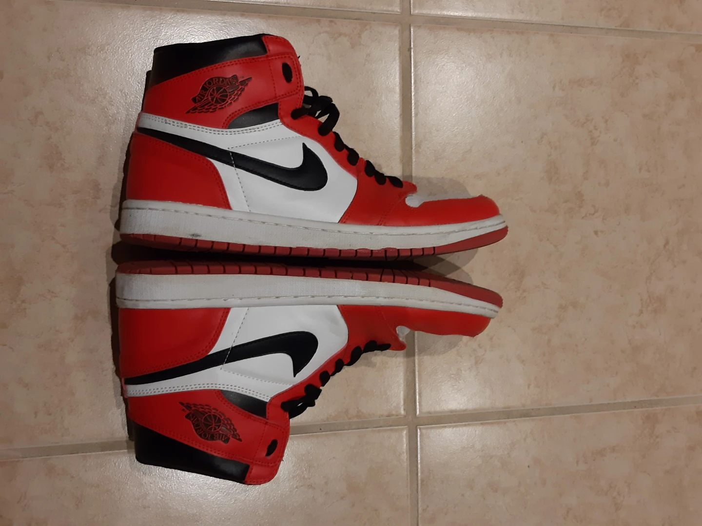 Nike Air Jordan 1 High OG Red White Black Sneakers - photo 2