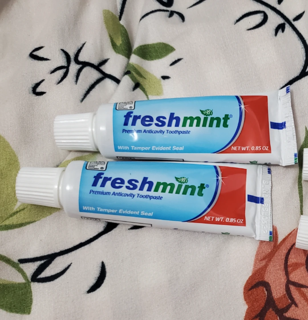 8 Toothbrushes with 2 free Toothpaste - photo 2