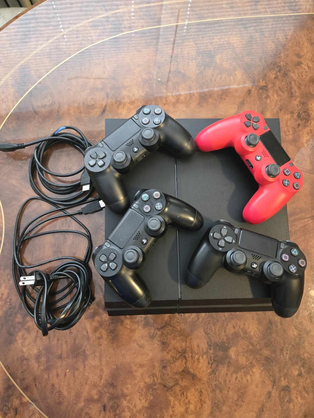 PlayStation 4 Console with 4 Controllers and 12 Games - photo 2