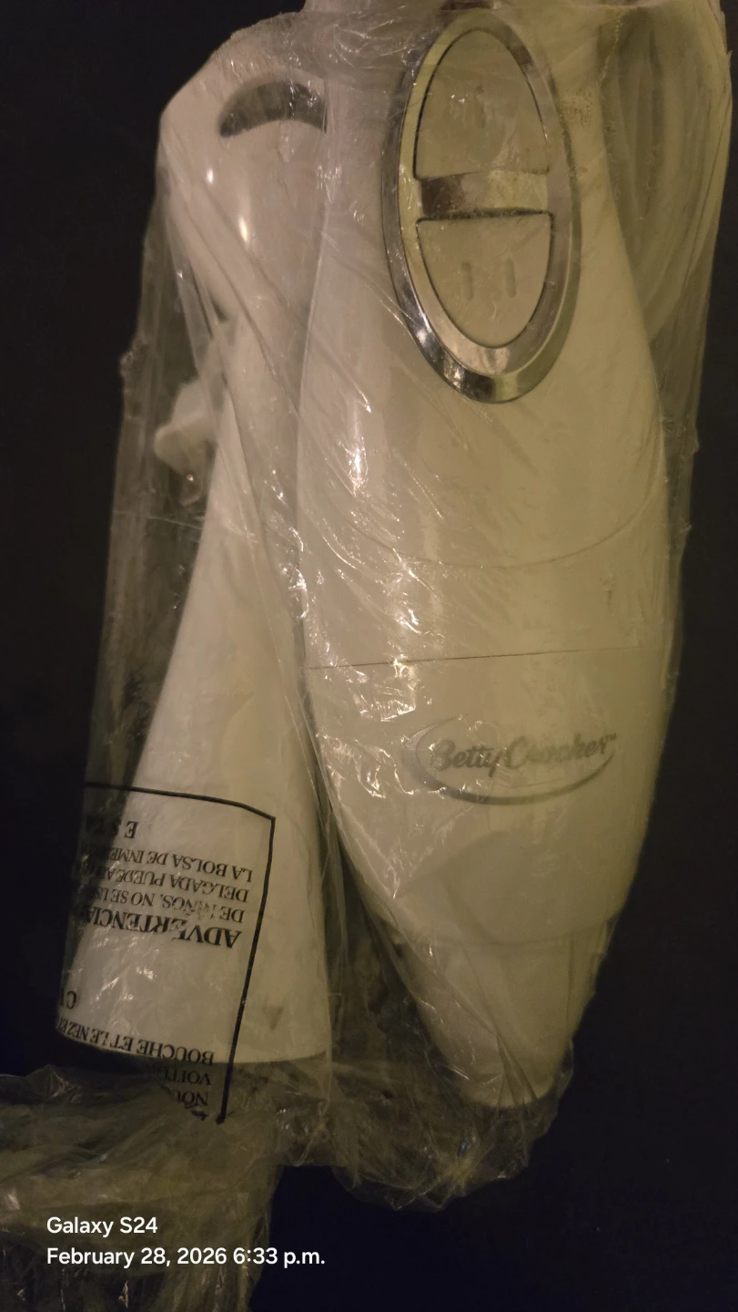 Betty Crocker Hand Mixer