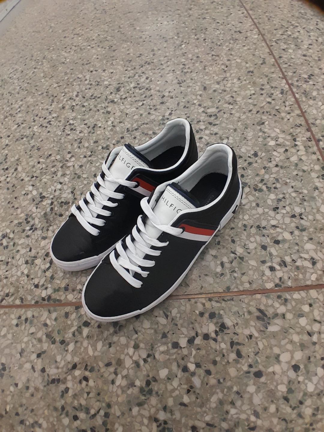 Tommy Hilfiger Men's Black Sneakers Size 7