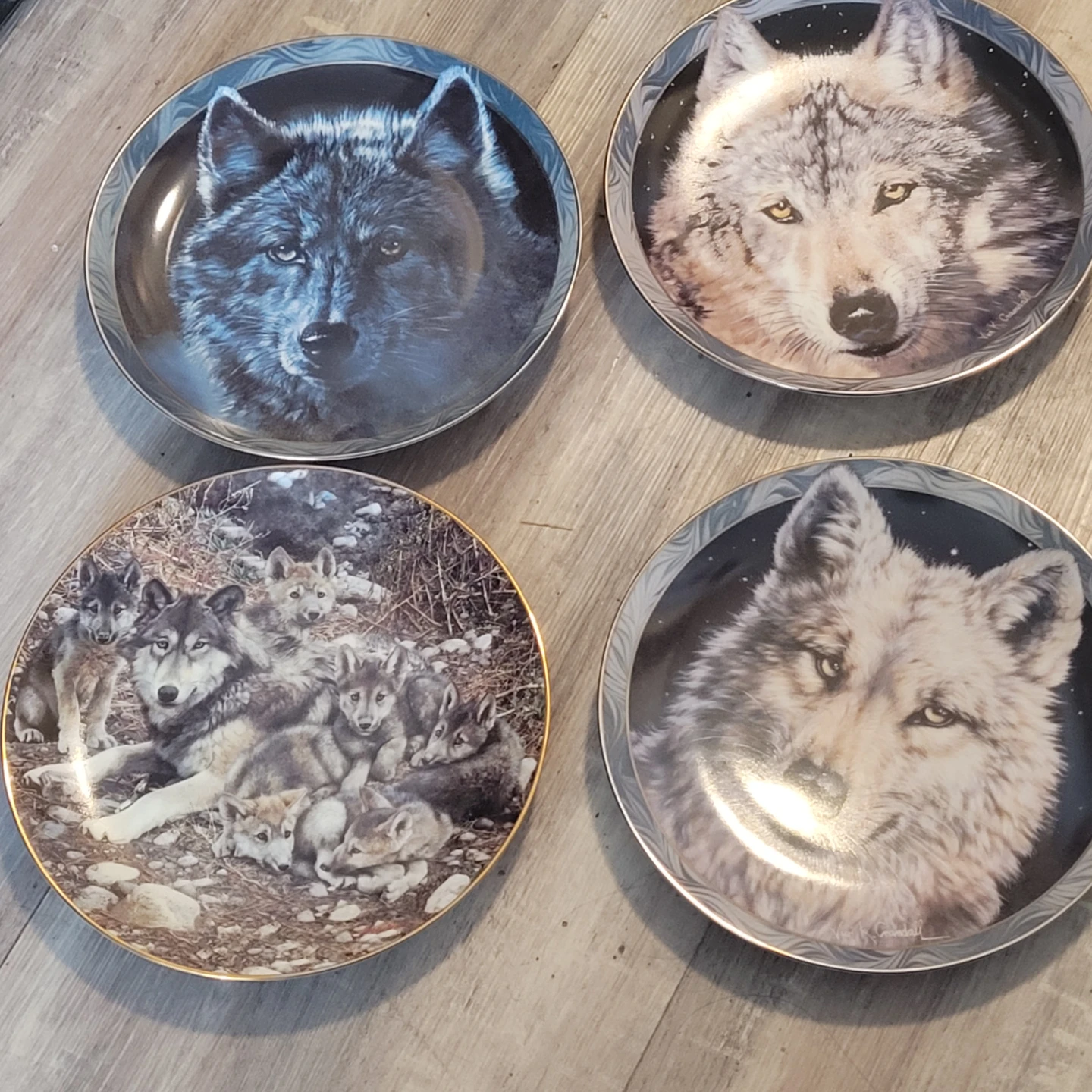 Wolf and Eagle Figurines with Clock - photo 3