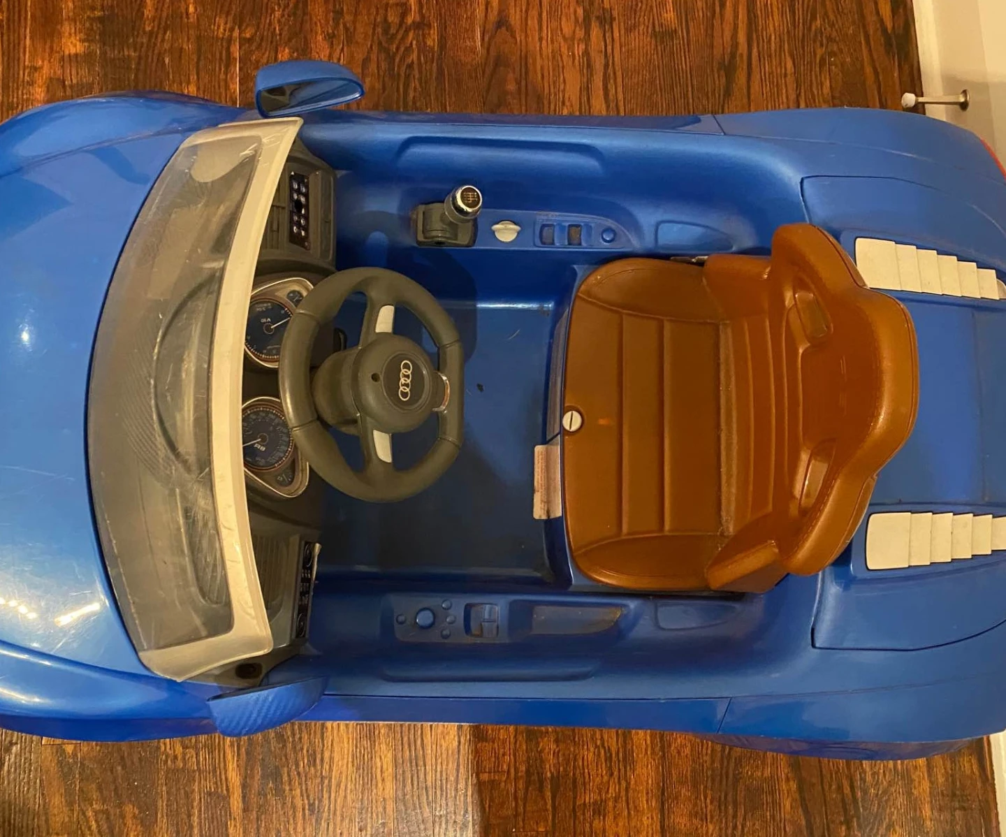 Audi R8 Spyder Ride-On Car - Blue - photo 3