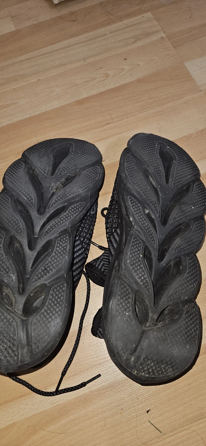Black Men's Athletic Shoes 9.5 - photo 2