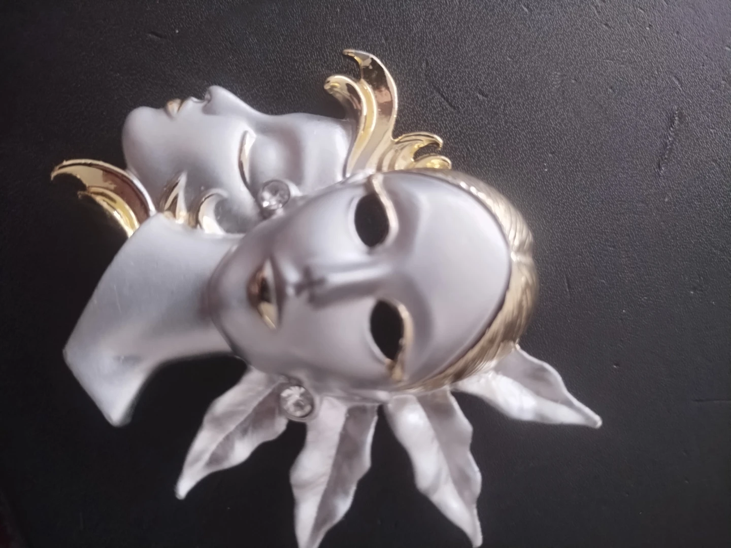 Vintage Masquerade Mask Brooch - photo 4