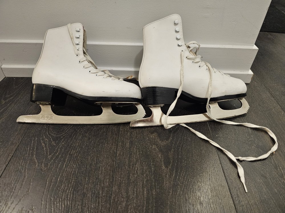Figure Skates - Women's Size 5