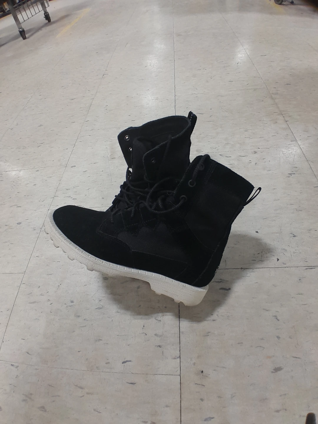 Black Sorel Boots Women's Size 7.5