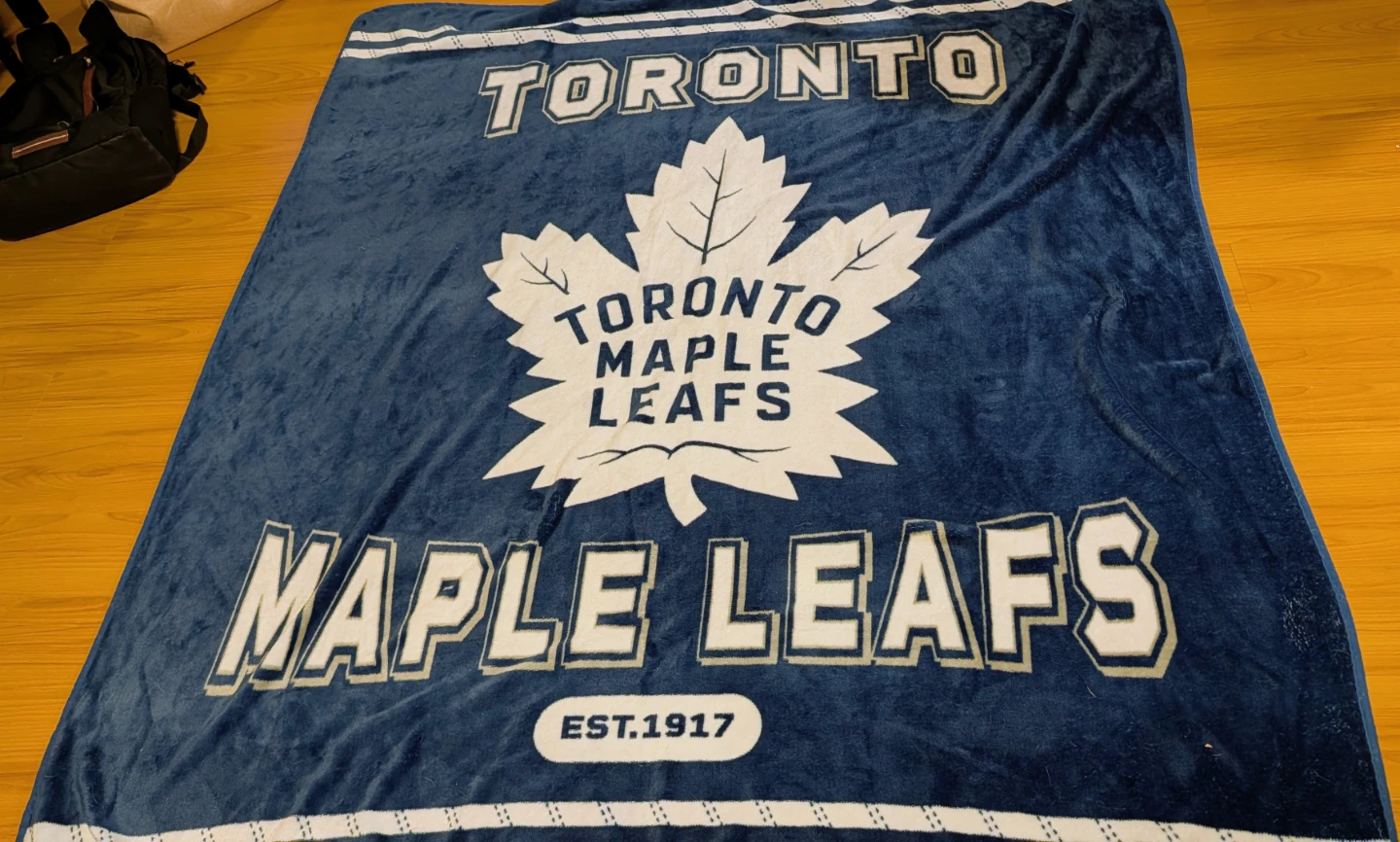 Toronto Maple Leafs NHL Fleece Throw Blanket
