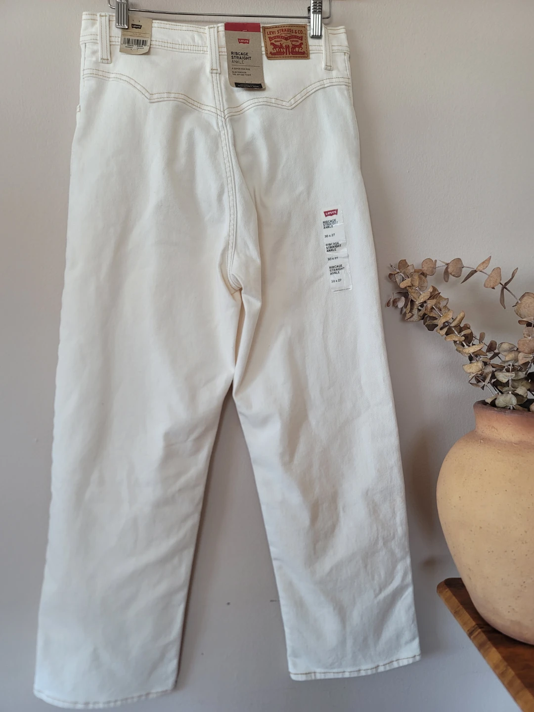 Levi's Women's Ribcage Straight Ankle Denim in Cream New Sz 30 - photo 5