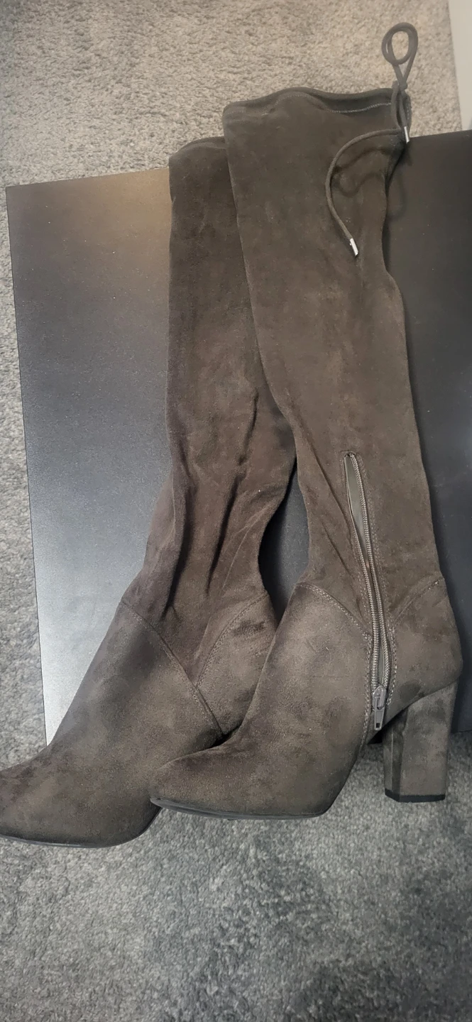 Women's Dark Grey Suede Over-the-Knee Boots - Size 7