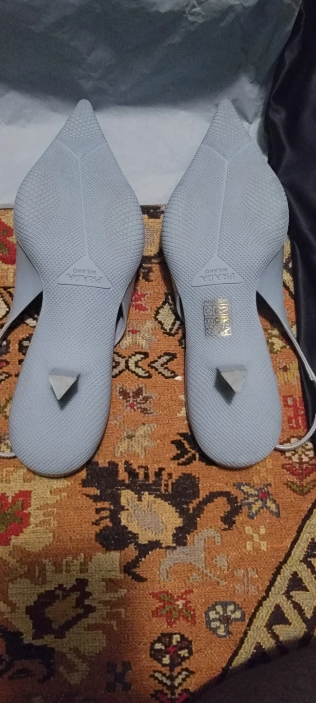 Prada Women's Light Blue Leather Thong Sandals - photo 4