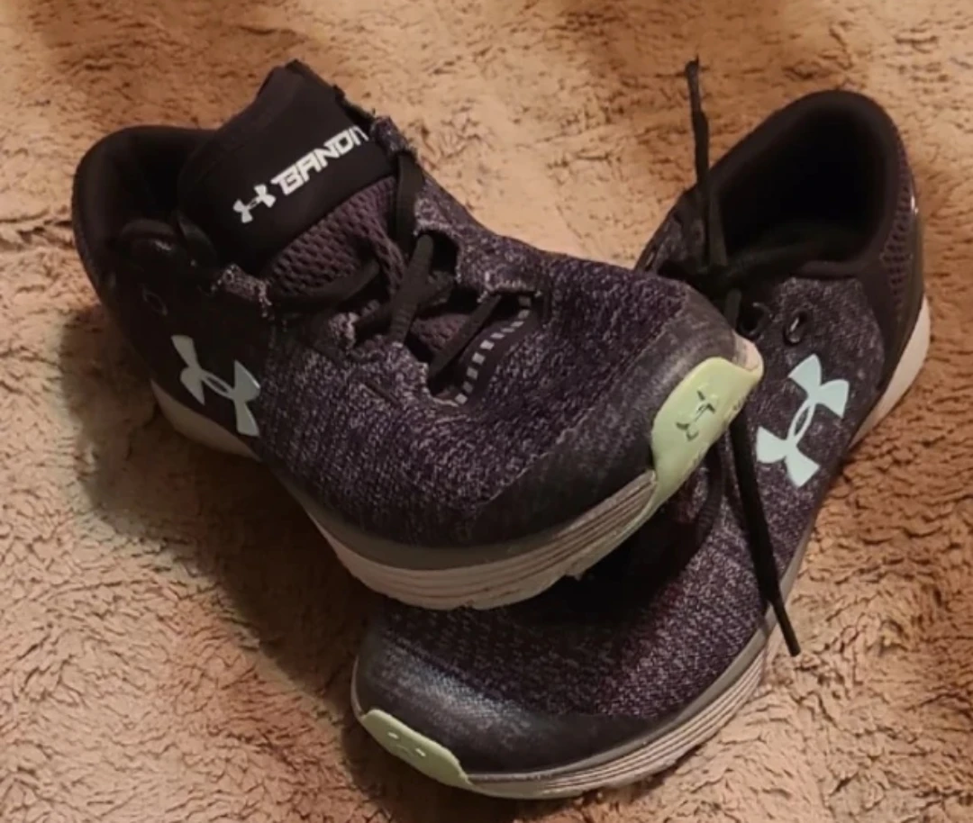 Under Armour Running Shoes 🥕