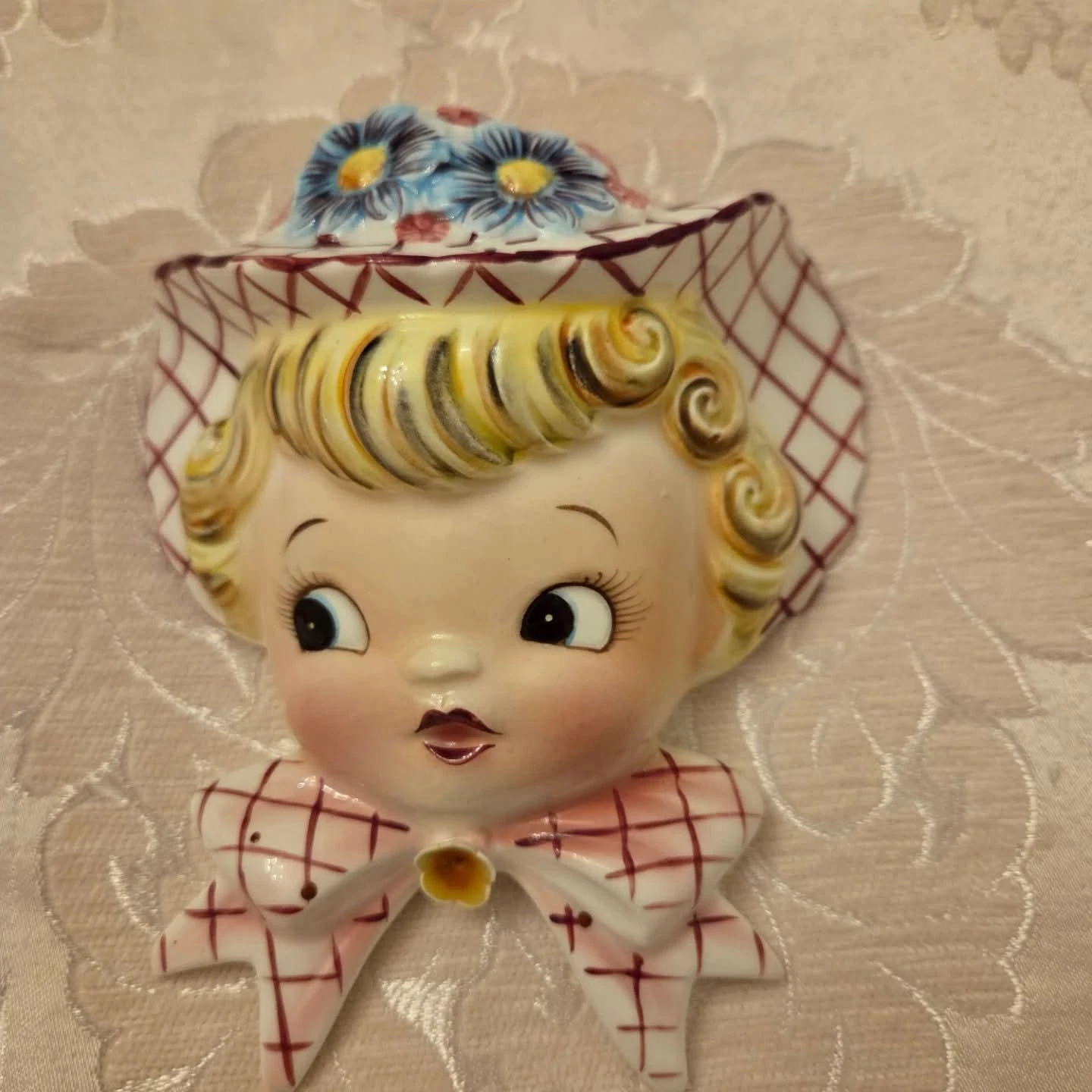 lefton miss dainty wall pocket