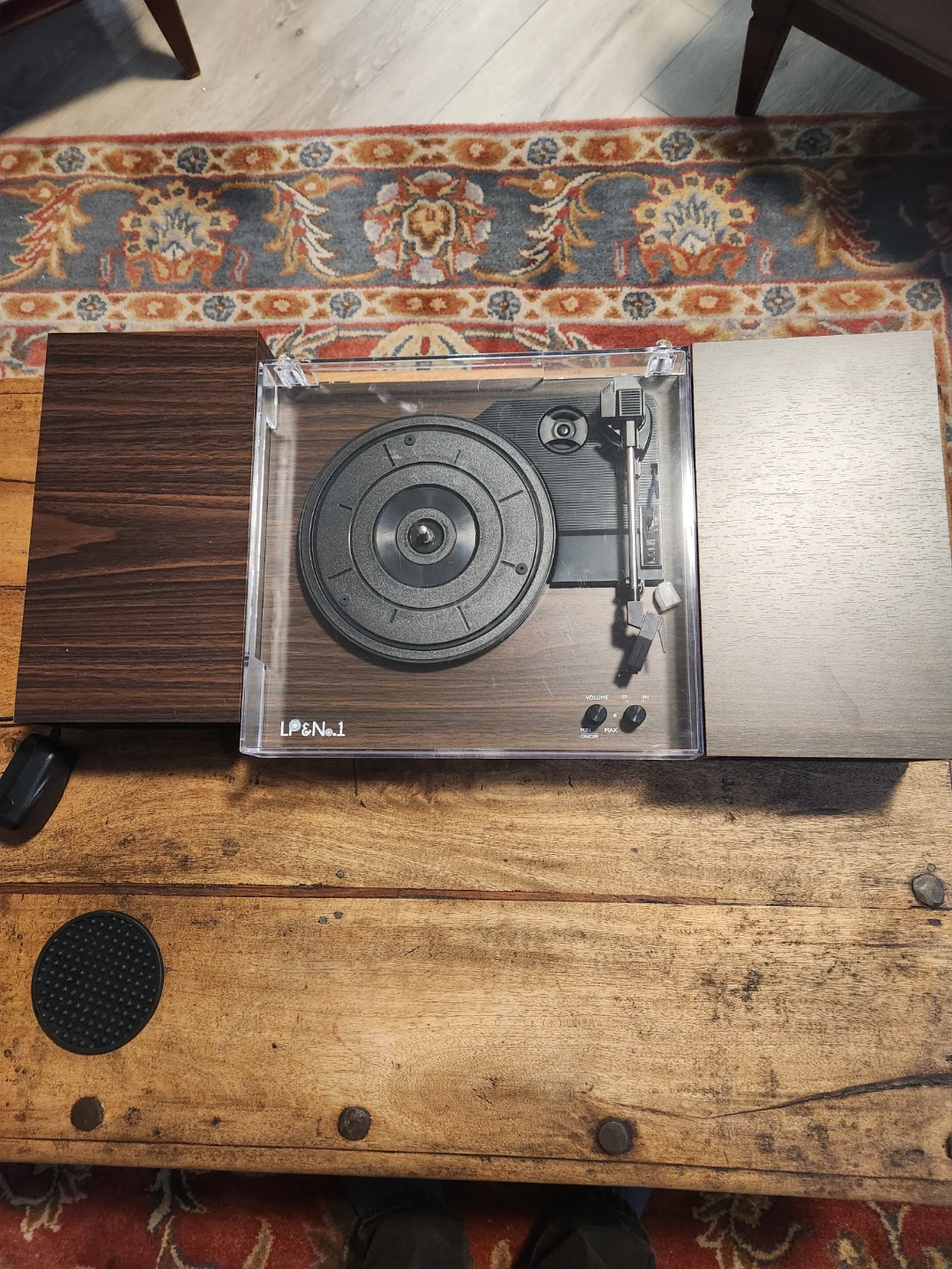 LP&Co. 1 Turntable with Built-in Speakers - photo 2