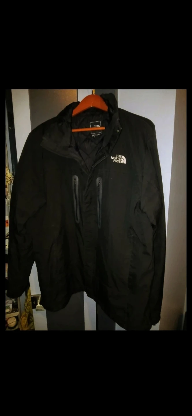 The North Face Puffer Vest and Jacket Bundle - photo 5