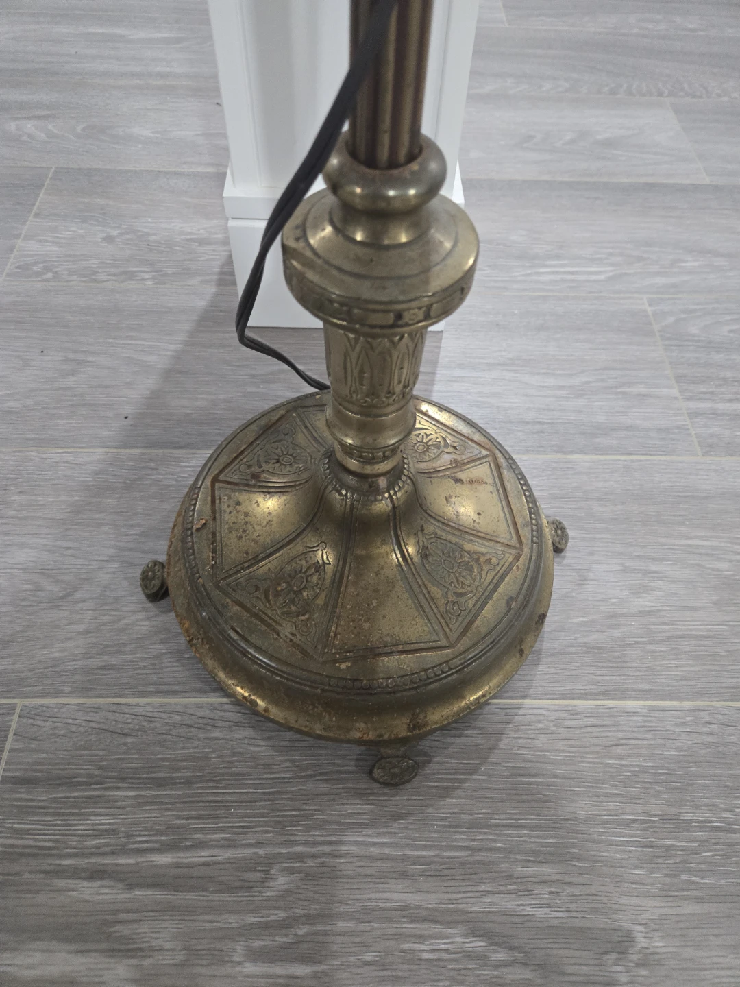Vintage Brass Torchiere Floor Lamp with 3 Arms. - photo 4