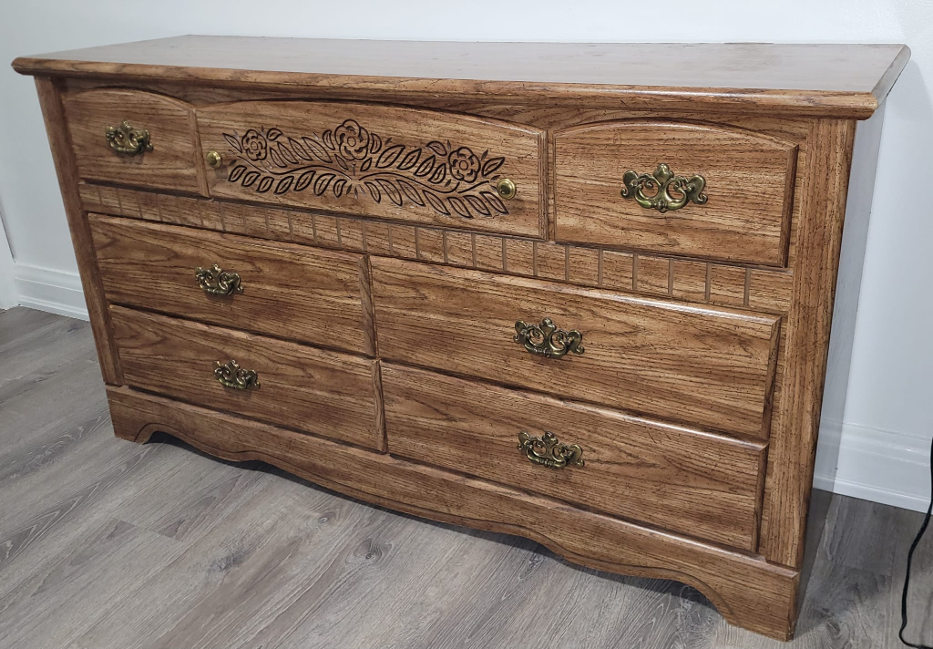 Wooden Dresser with 7 Drawers