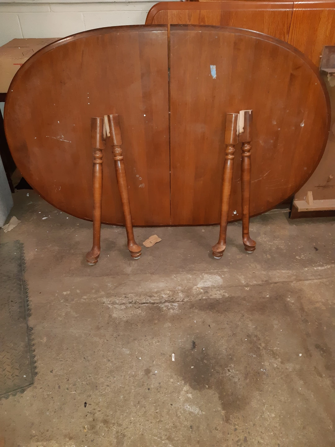 Wooden Oval Dining Table with Detachable Legs