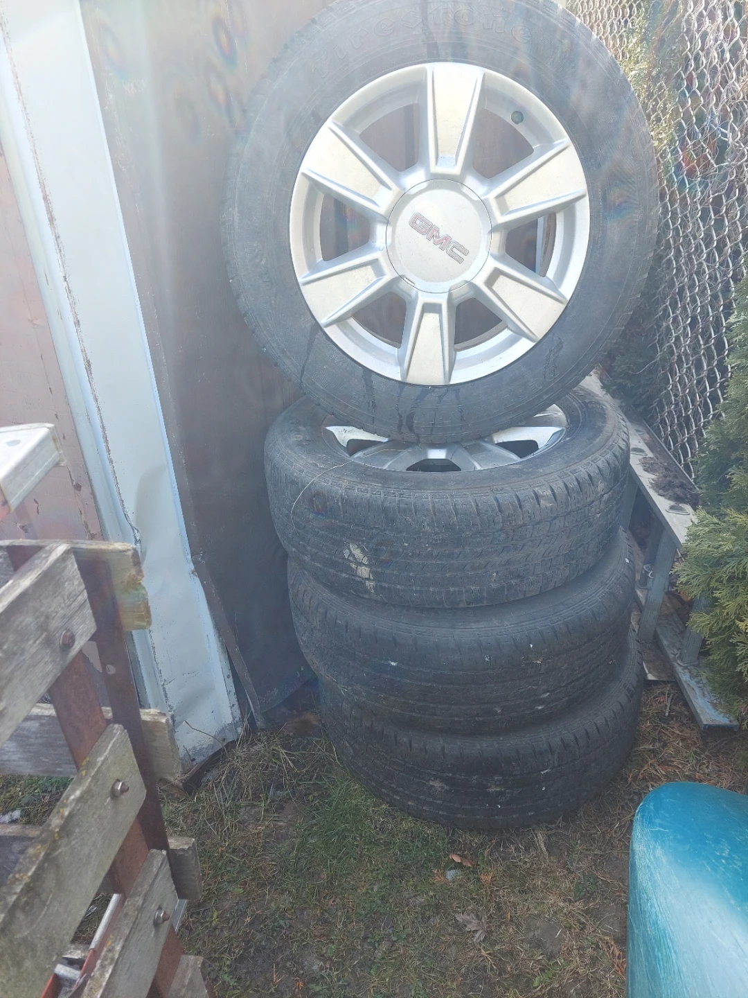 Set of 4 GMC Alloy Wheels with Tires