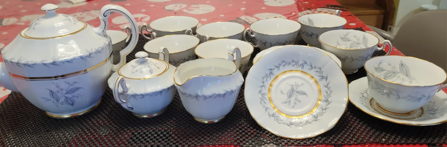 Vintage Tea Set - Teapot, Cups, Saucers, Creamer & Sugar Bowl