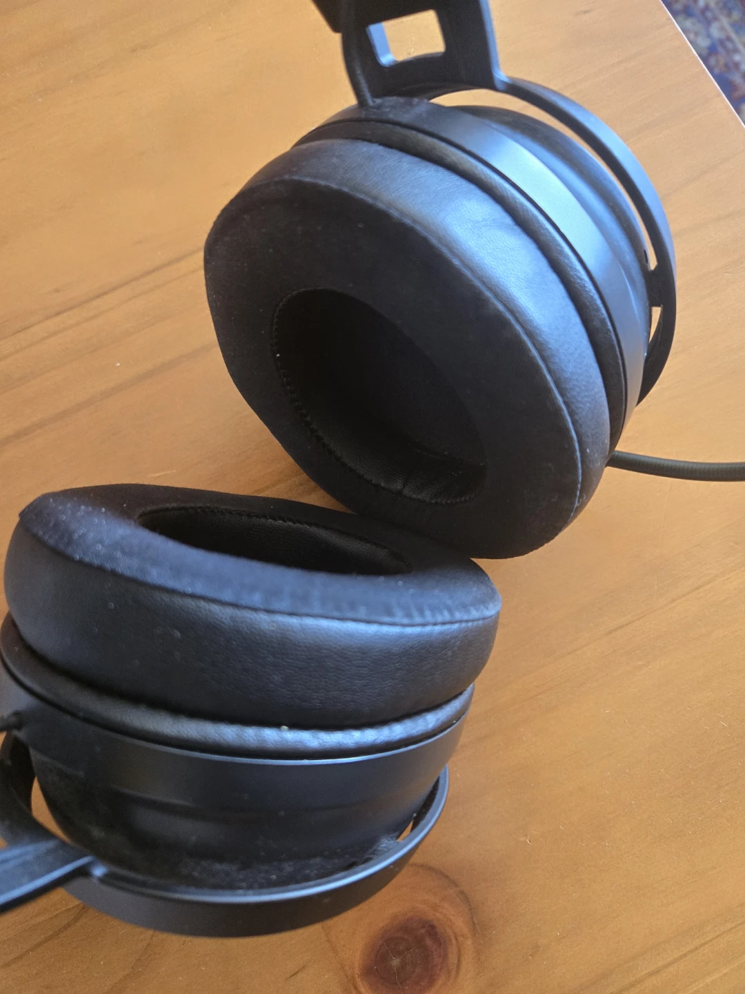 Razer Nari Essential wireless gaming headset - photo 2