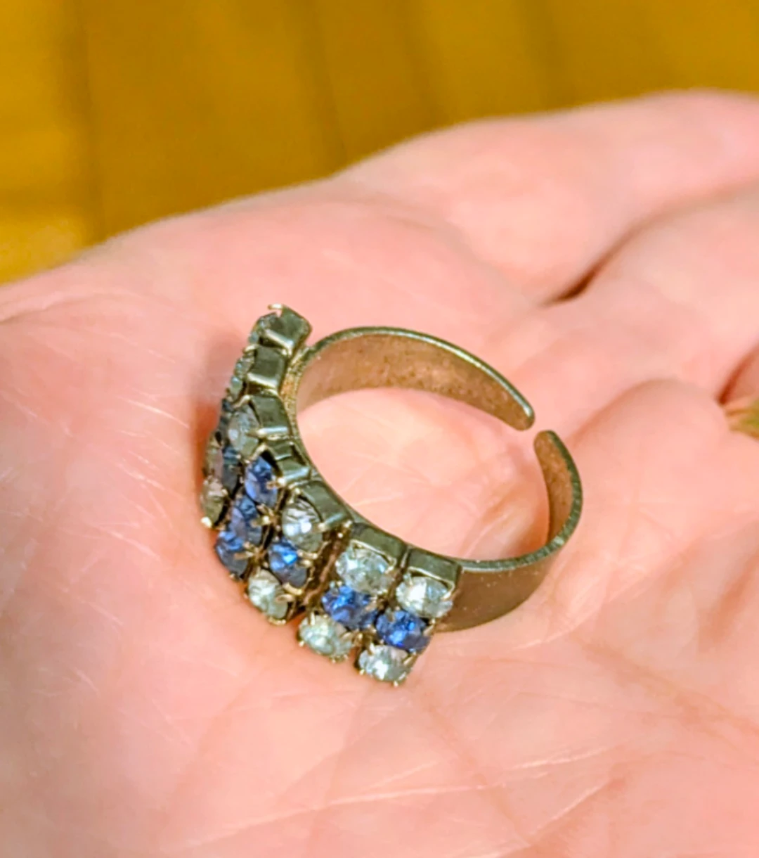 Vintage 1950s Rhinestone  Sapphire Stones Ring Stunning! - photo 5