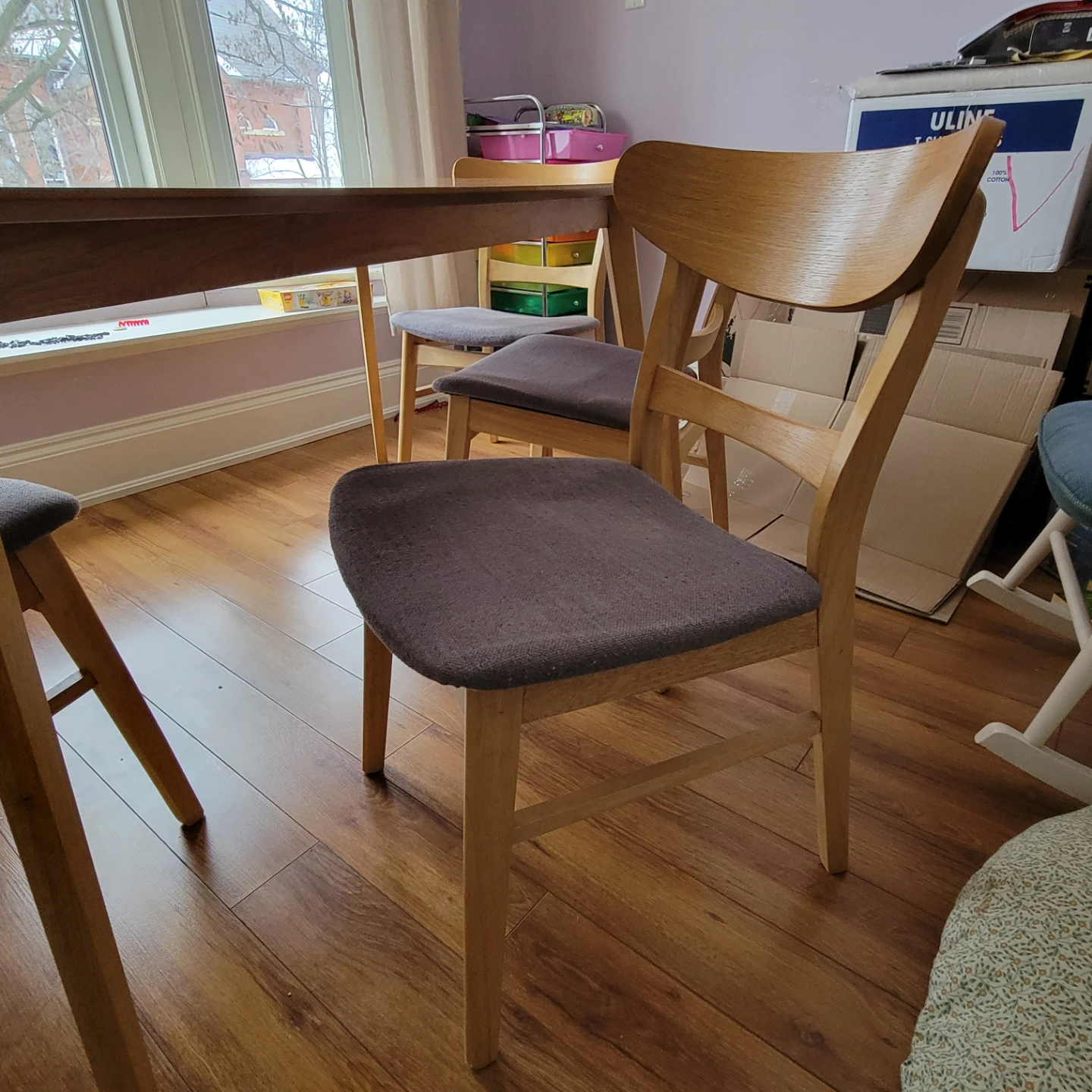 Light wood dining table + chairs - photo 2