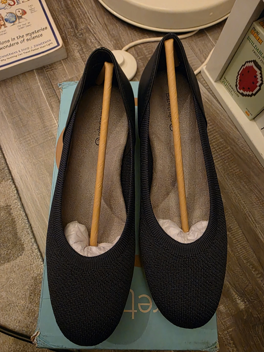 Baretraps Marily Navy Flats Women's Size 7 1/2 M - photo 3