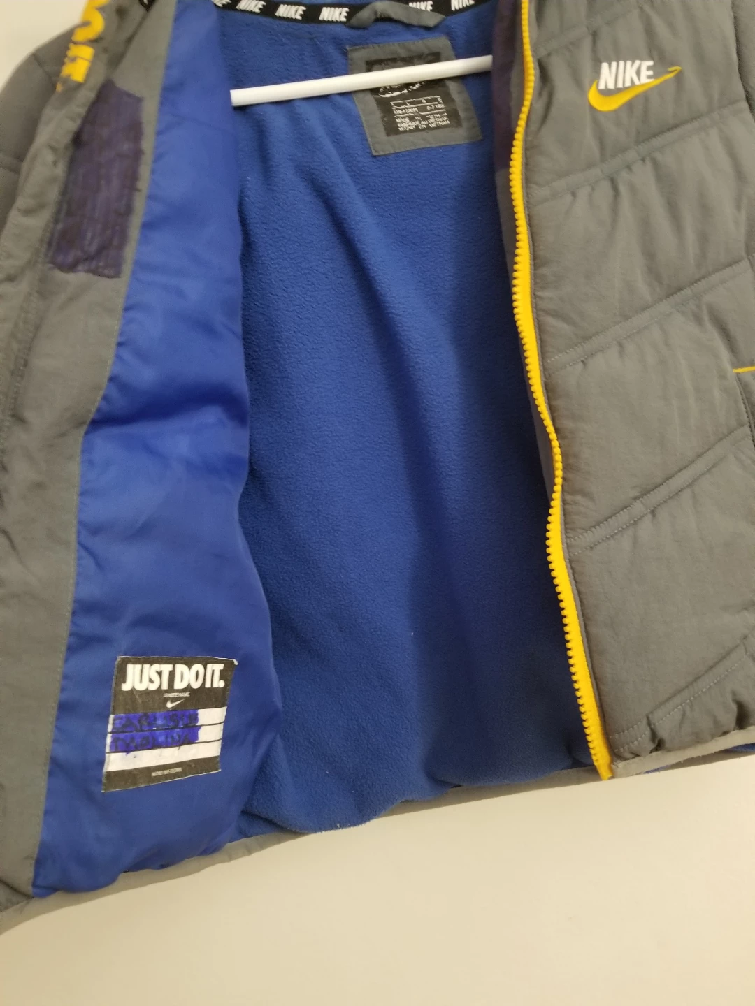 Nike Puffer Jacket Grey Yellow Blue Kids Size L 6-7 Yrs - photo 2