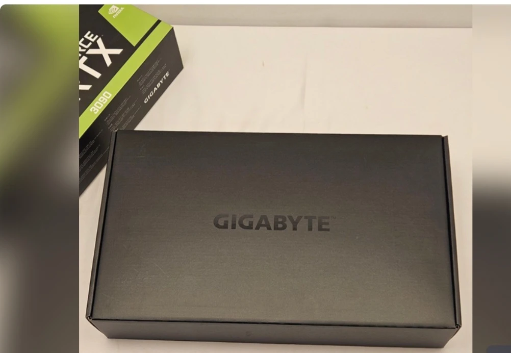 Gigabyte GeForce RTX 3090 Vision OC 24G Graphics Card - photo 4