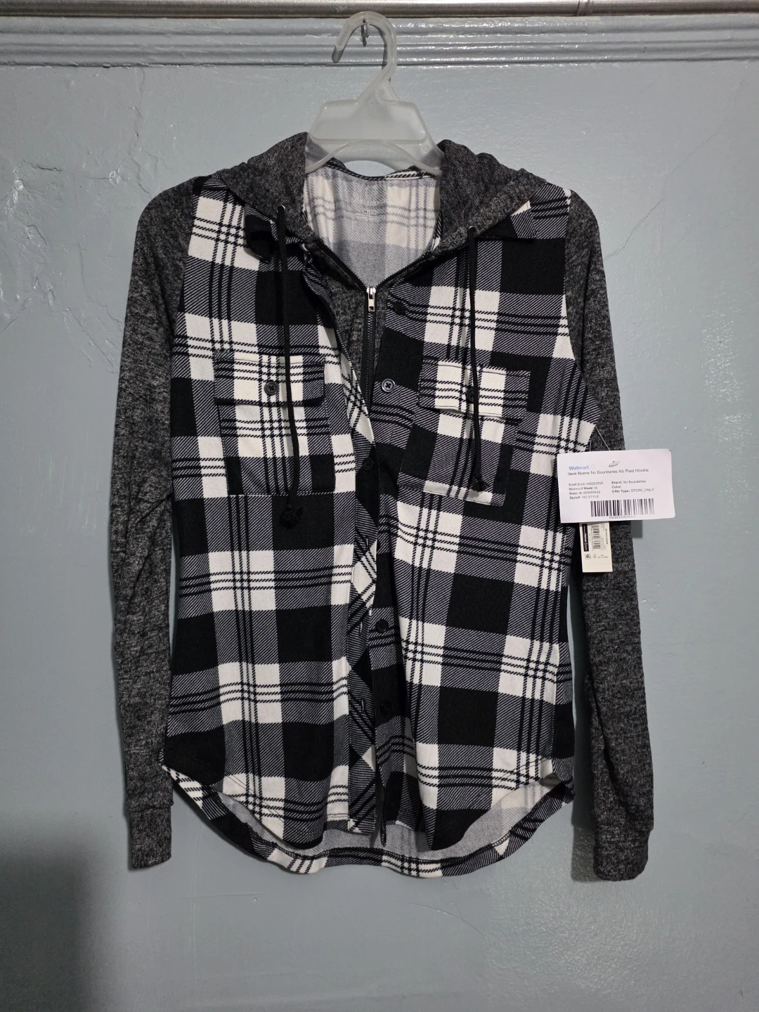 No Boundaries Plaid Hoodie Size M
