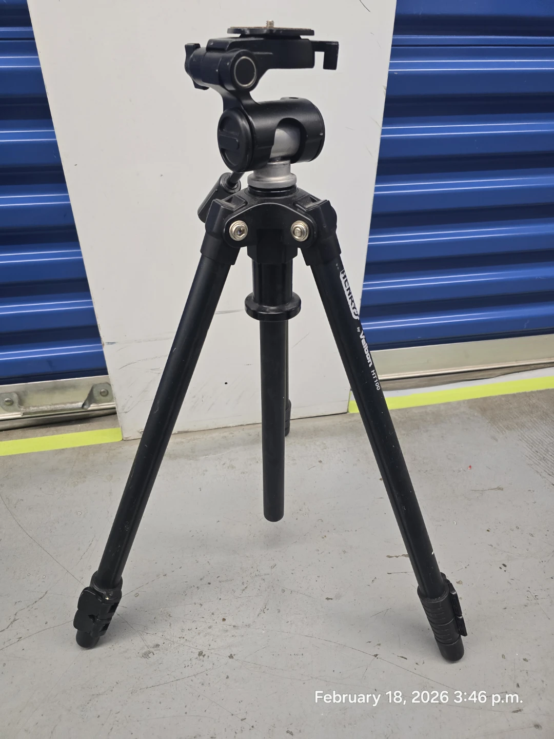 Velbon HENRY Tripod