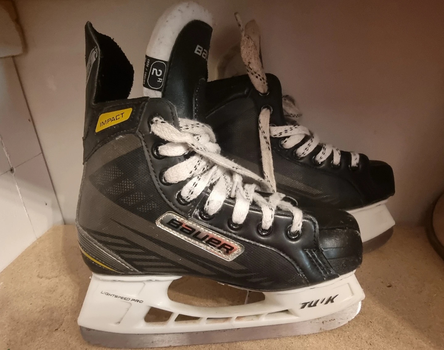 NEED TO GO!!! Size 3 - Bauer Impact Ice Skates for Kids🏆