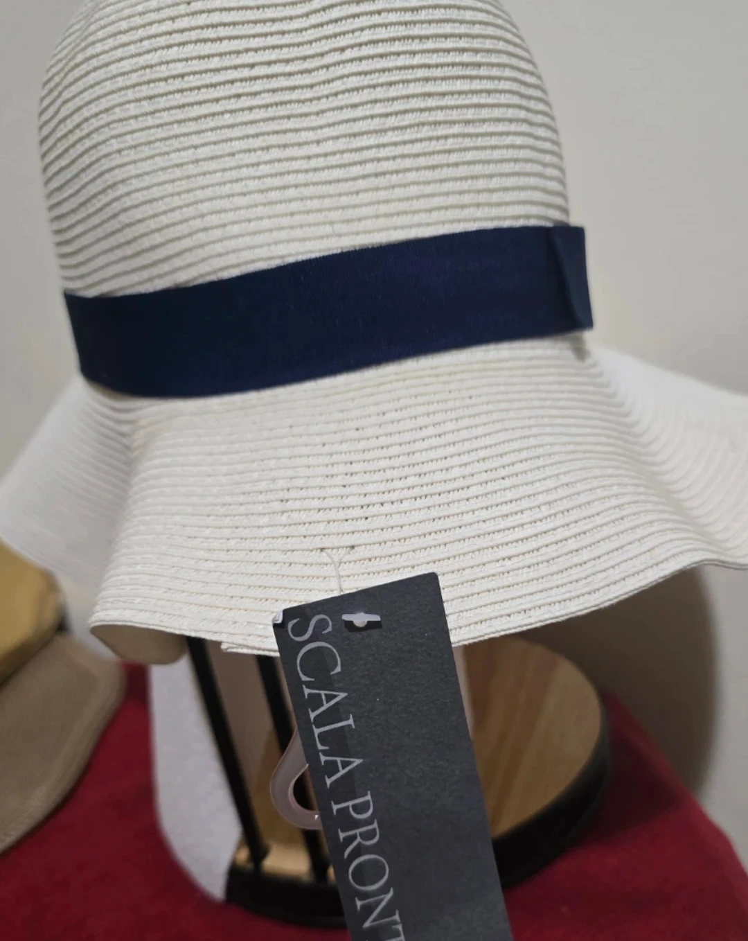 Scala Women's White Sun hat polka Dot interior