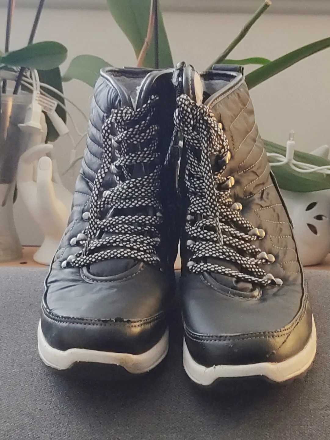Women's Black Quilted Winter Boots