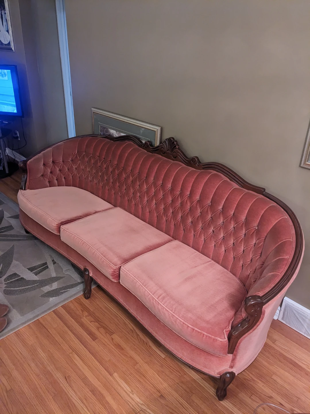 Vintage Tufted Velvet Sofa and Armchair Set - photo 2