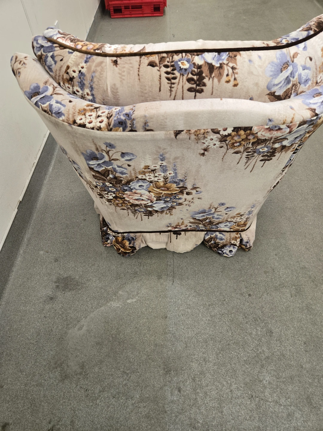 Floral Armchair,  swivels - photo 2