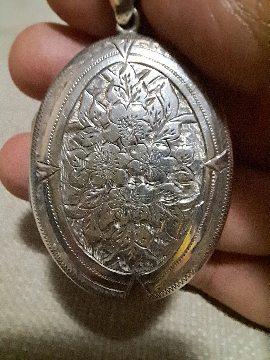 Vintage Floral Engraved Oval Locket Pendant