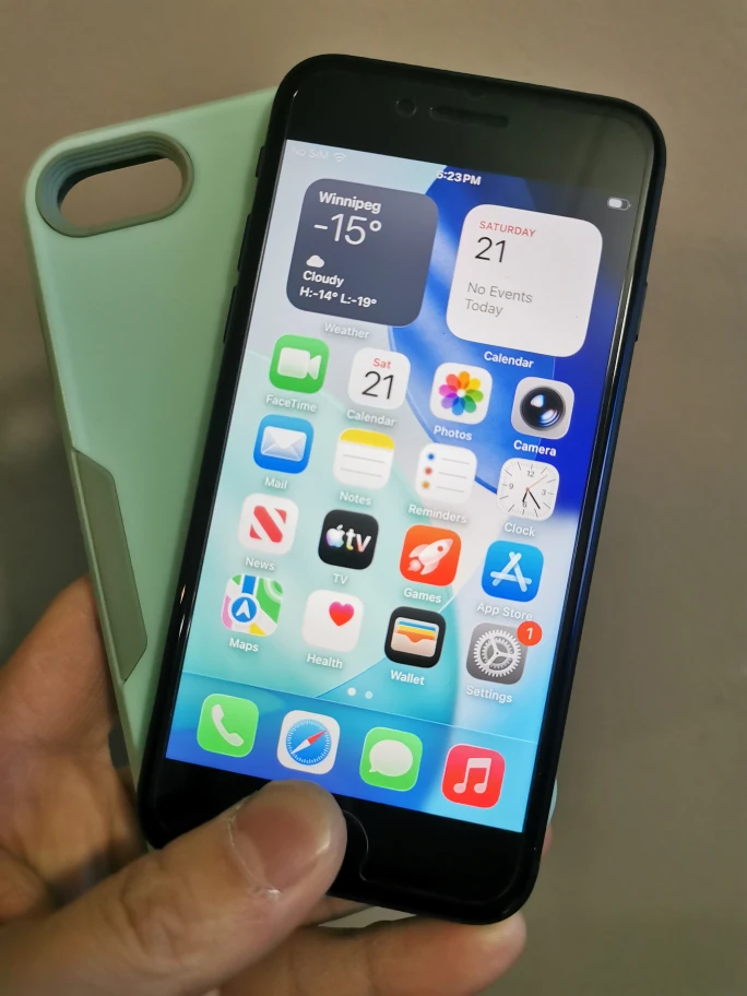 iPhone SE 2022 5G 128G midnight 98% battery health