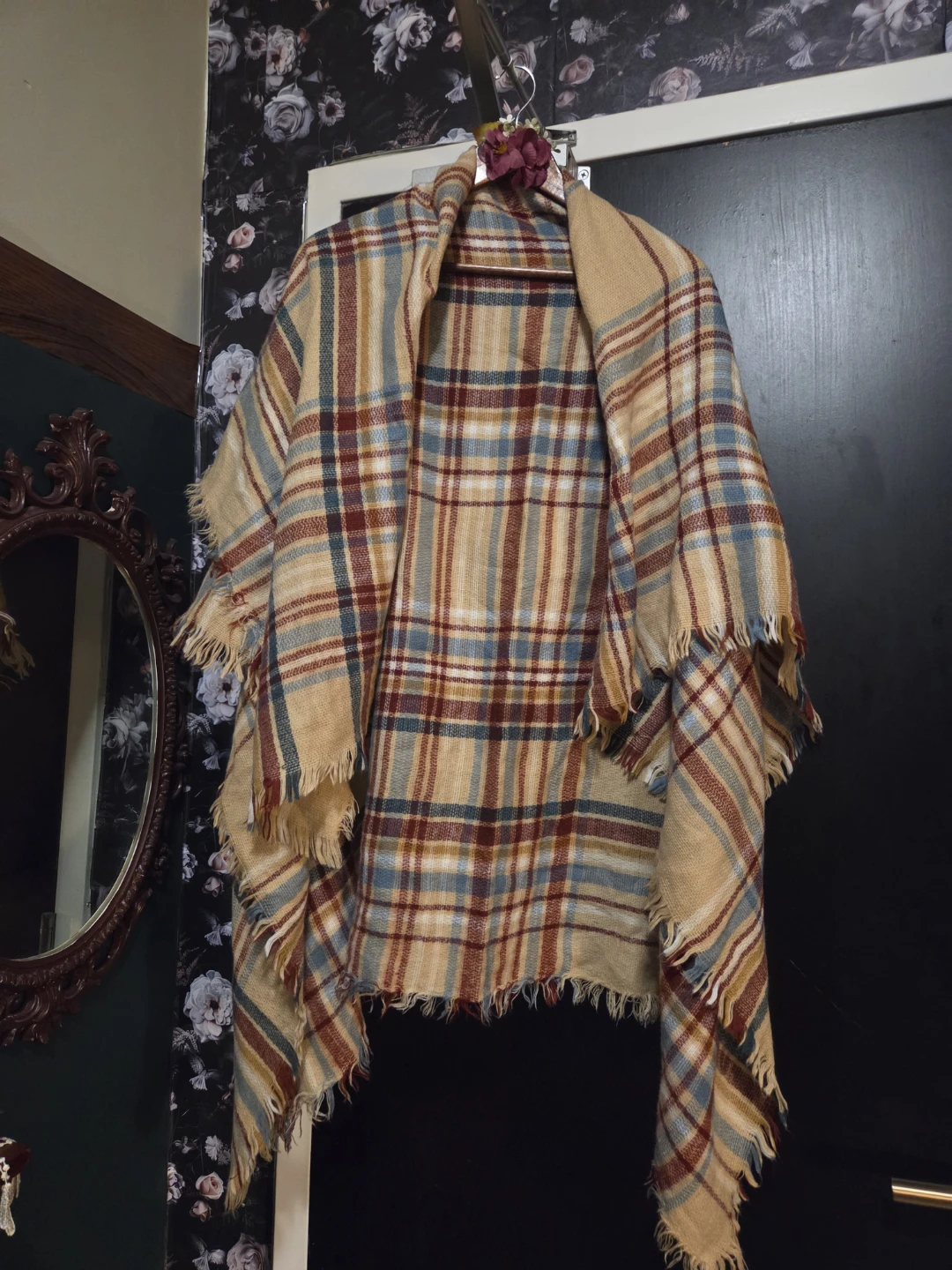 Beige Plaid scarf with Fringe