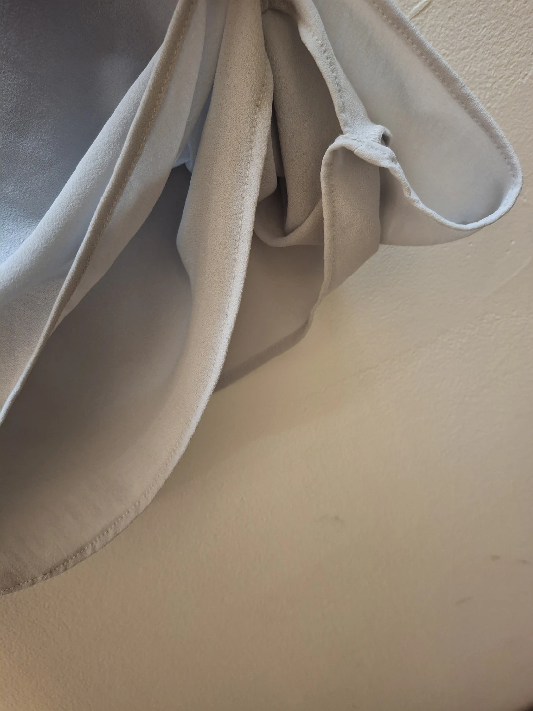 Jennifer Torosian grey sleeveless V-neck top size 6 - photo 4