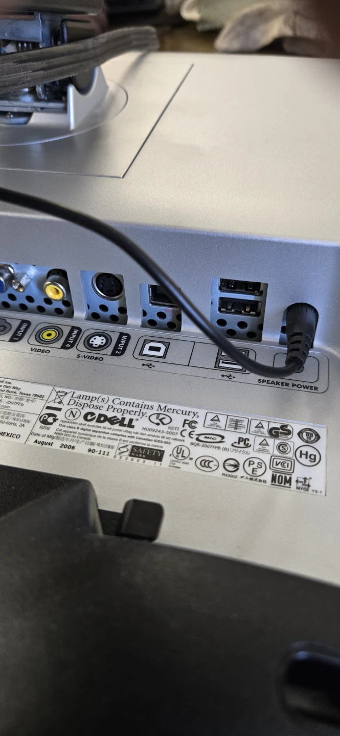 Dell 20" 2007FPb Monitor with Speakers & Cables - photo 3