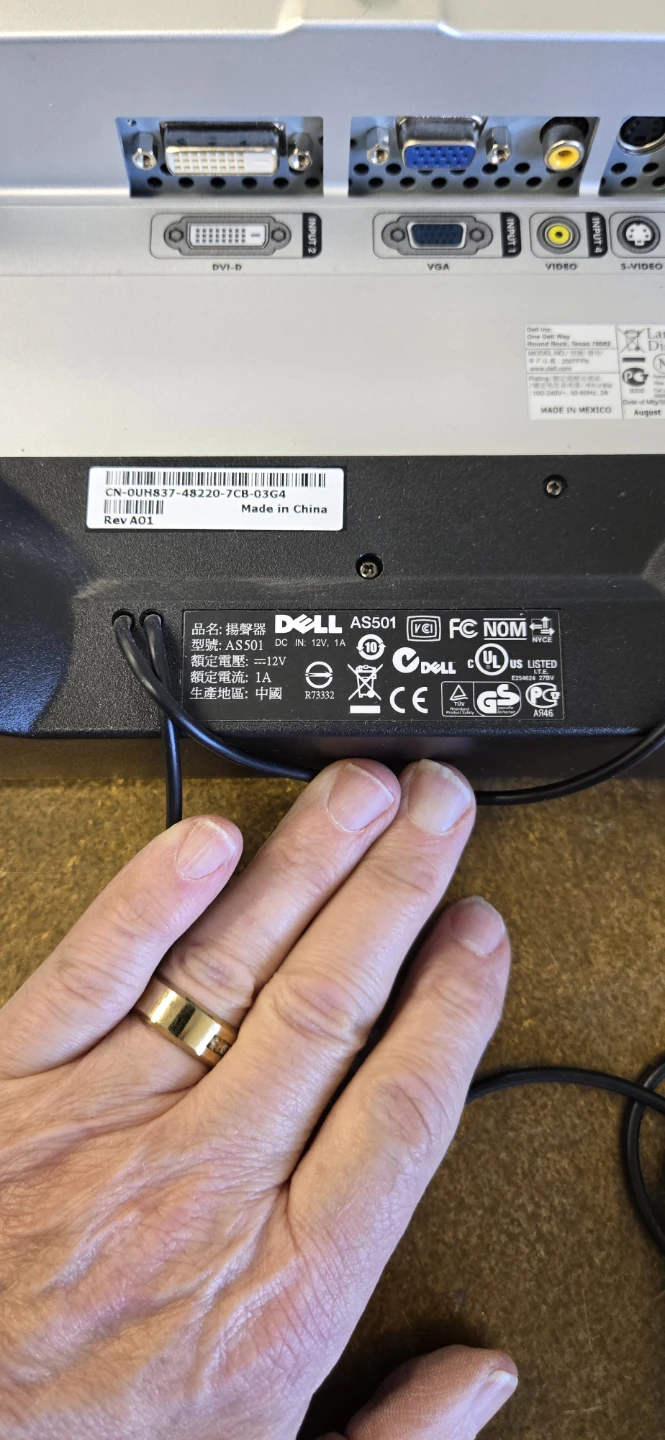 Dell 20" 2007FPb Monitor with Speakers & Cables - photo 5