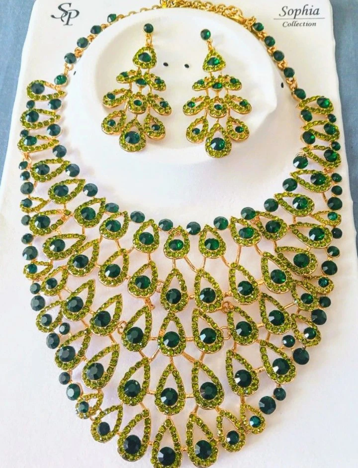 Amazing Green Crystal Necklace and Earring Set