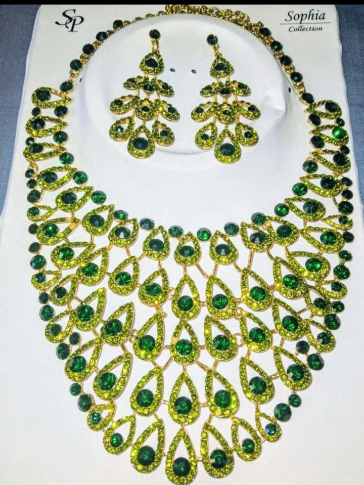 Amazing Green Crystal Necklace and Earring Set - photo 2