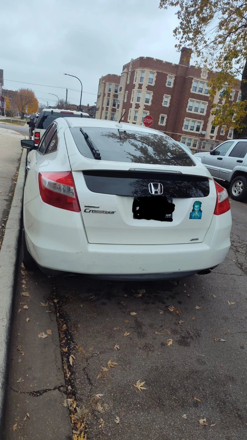 White Honda Crosstour 2010 - photo 2