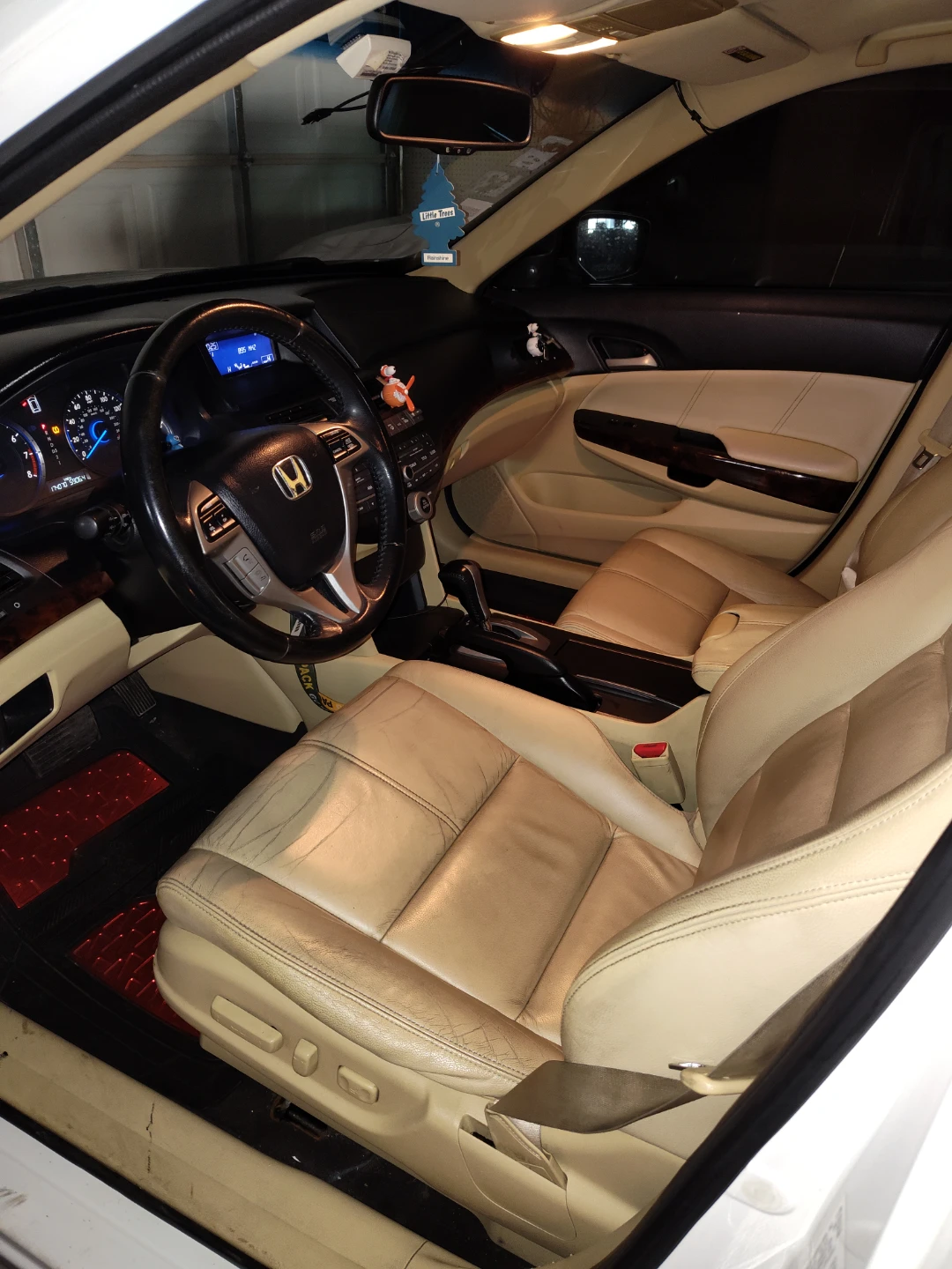 White Honda Crosstour 2010 - photo 4