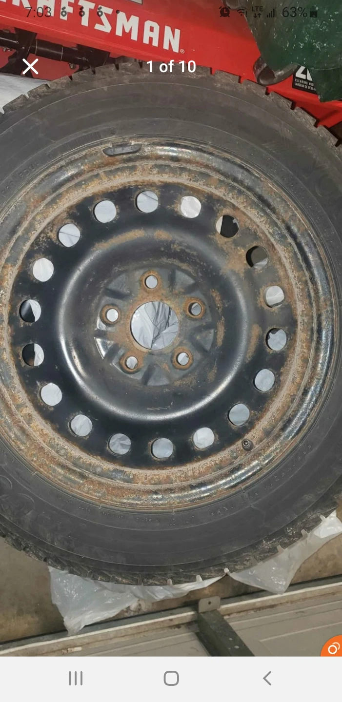 Set of 4 winter tires and rims (225/55R17)