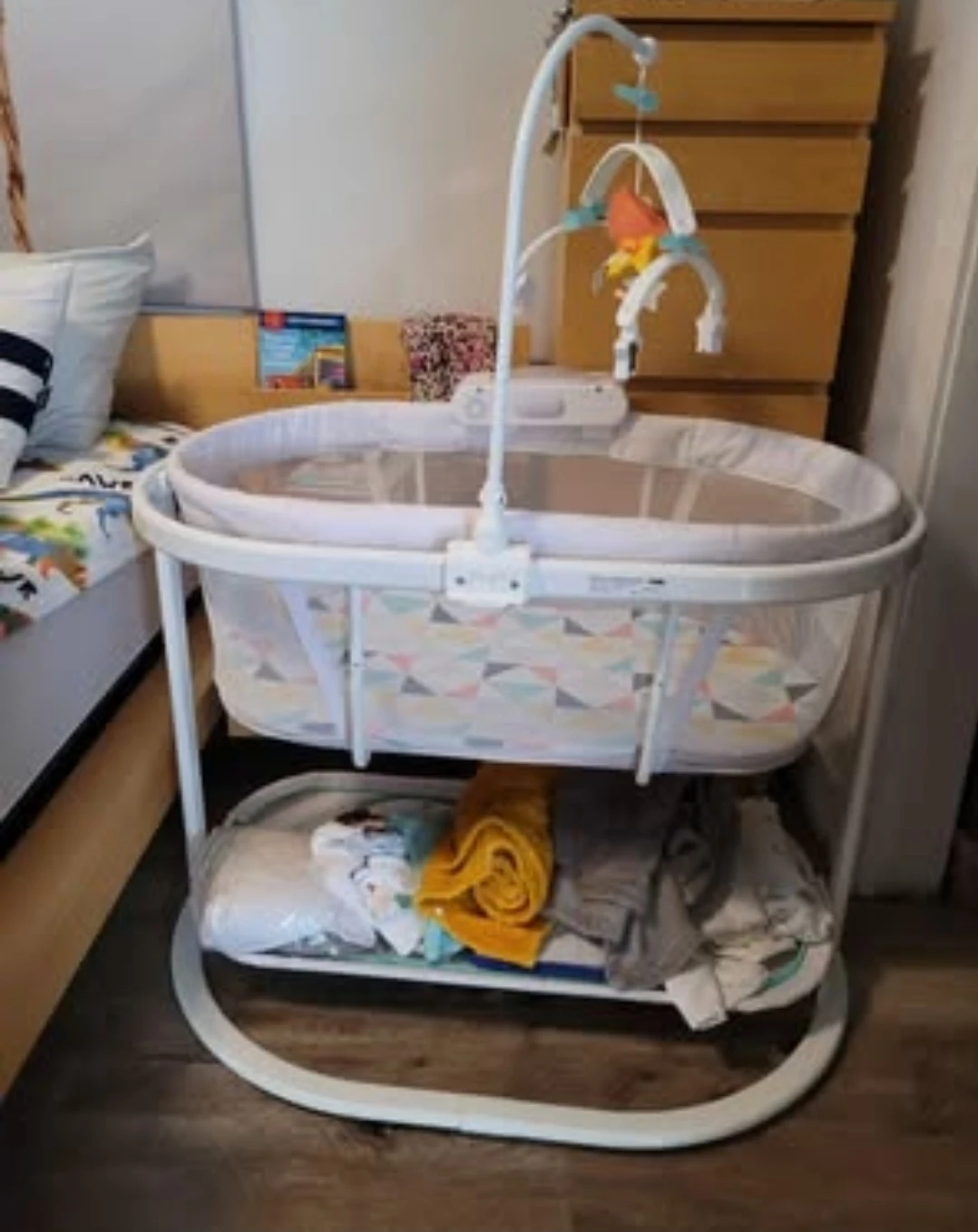Fisher-Price Soothing Motions Bassinet